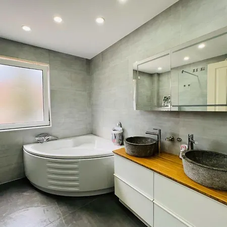 Feriehus Carpediem Piscina Privada, Jacuzzi Y Parking Gratuito